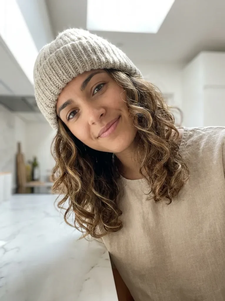 Face-Framing Beanie Look