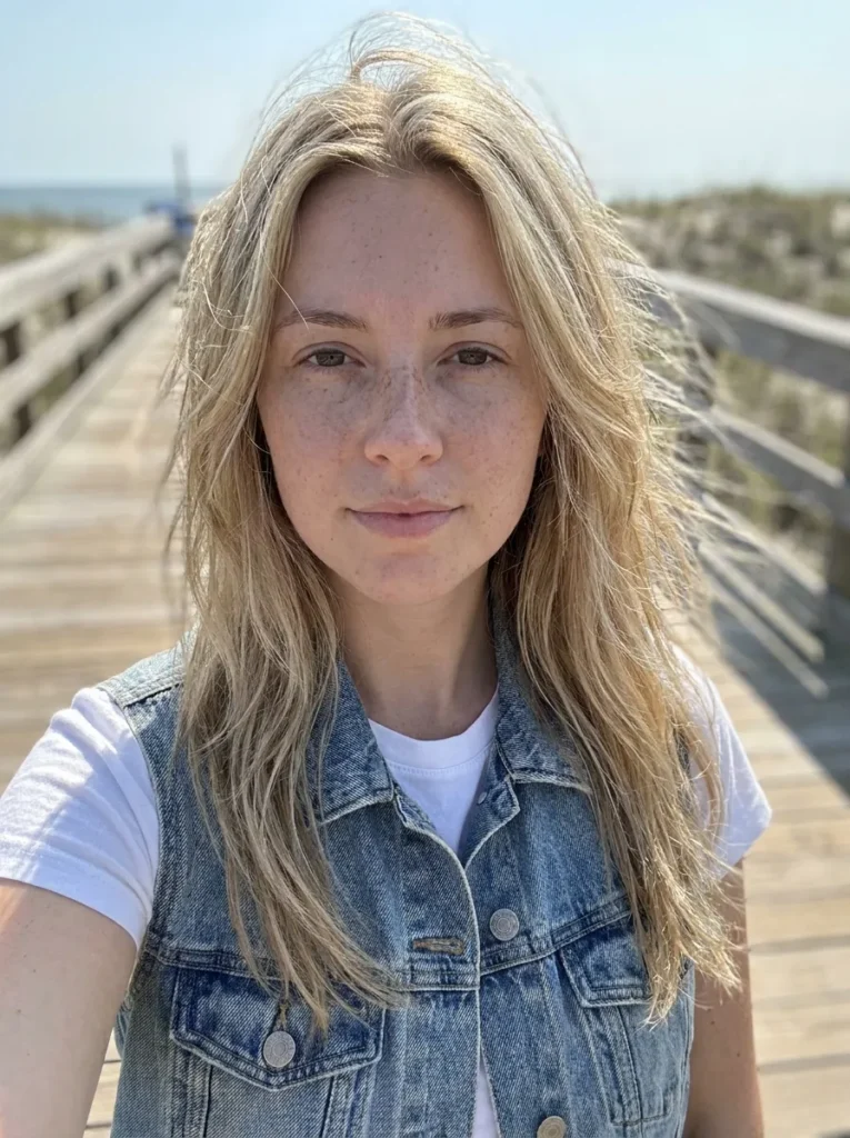 Sandy Blonde Breezy Cuts