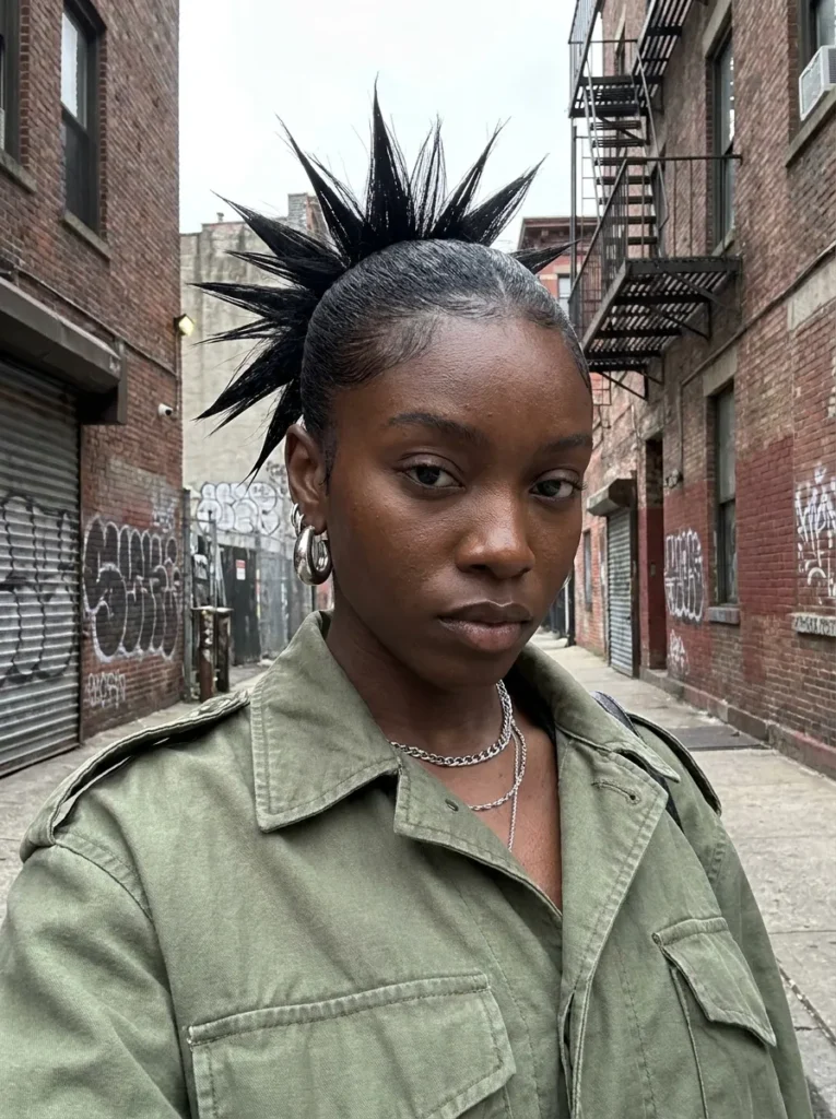 Y2K Spiky Genie Ponytail